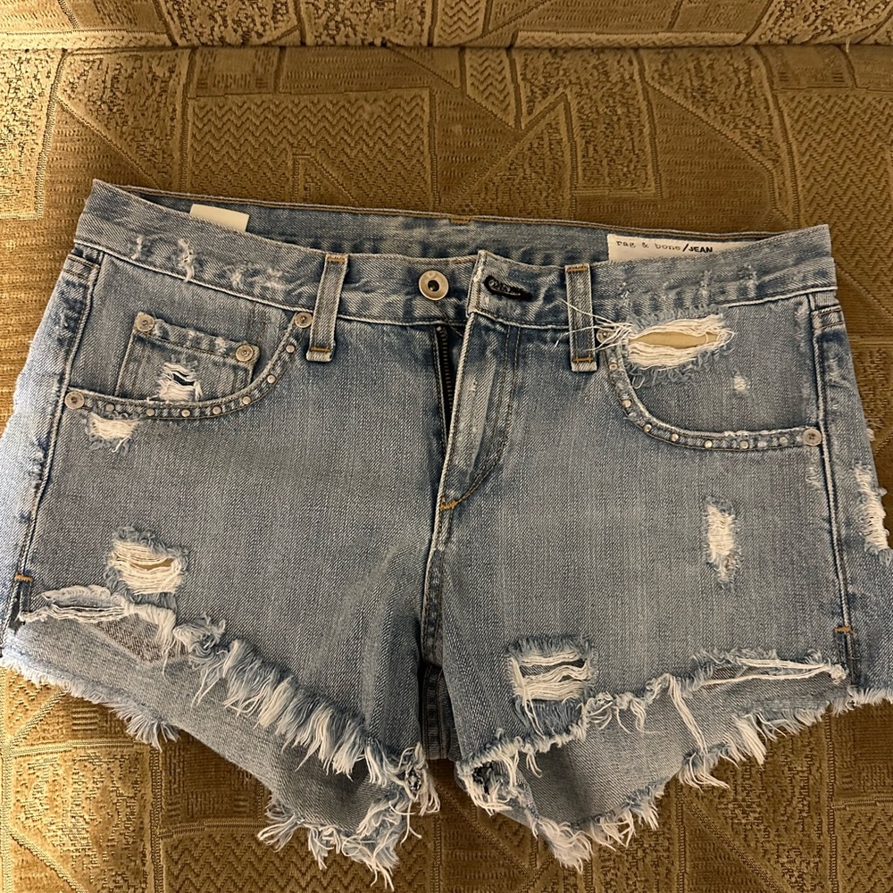 Rag and Bone/Jean shorts size 25 in great condition.